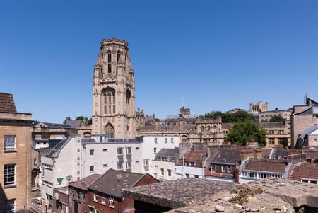 3 bedroom flat to rent - Photo 2