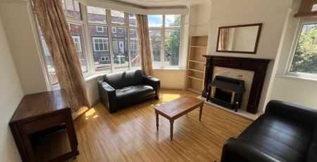 6 Newport Mount, Headingley, Leeds, LS6 3DB - Photo 2