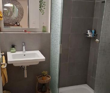 Moderne Wohnung mit Balkon und Bergsicht - Photo 4