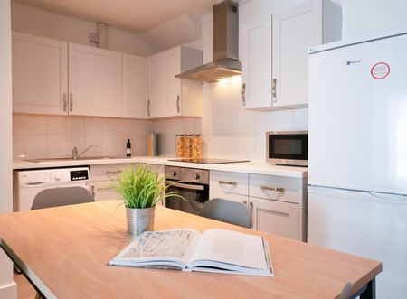 Room in a Shared House, Seaford Road, M6 - Photo 4