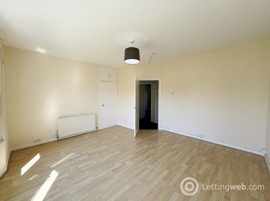 2 Bedroom Ground Flat to Rent - Photo 1