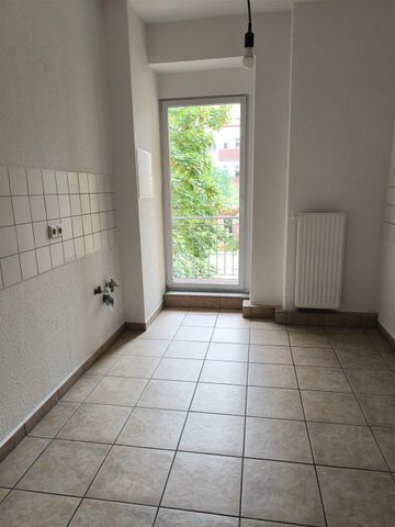 TOP SINGLEWOHNUNG! 2-Zimmer Wohnung mit Balkon, Bad m. Fenster u. Wanne - Photo 3