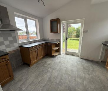 2 bedroom semi-detached house to rent - Photo 2
