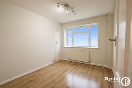 3 bedroom flat to rent - Photo 5