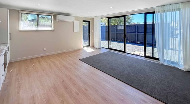 WOODEND – MODERN, ONE BEDROOM, ONE BATHROOM - Photo 1