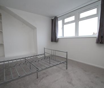 4 bedroom terraced house to rent - Photo 3