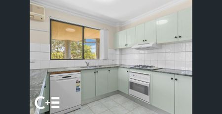 Bright + Spacious - Photo 4