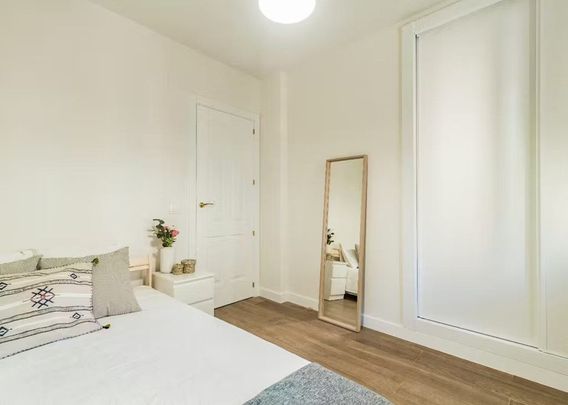 Paseo de la Reina Cristina, Madrid, Community of Madrid 28014 - Photo 1