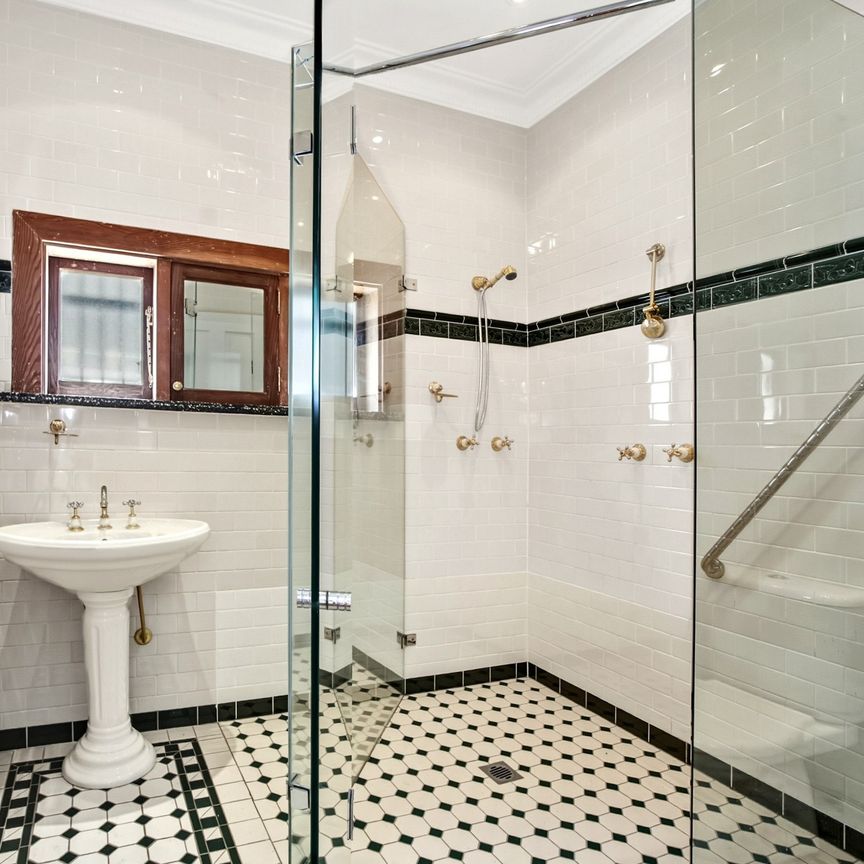 The Ultimate Entertainer's Retreat: A 2-Storey Home with Pool & Mesmerizing Views - Photo 1