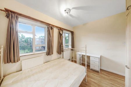 4 bedroom maisonette in Kentish Town - Photo 3