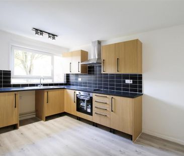 3 bedroom end of terrace house to rent - Photo 5
