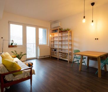 Krásny moderne zrekonštruovaný, zariadený 2 izb. byt s loggiou, Kar... – Fotografia 3