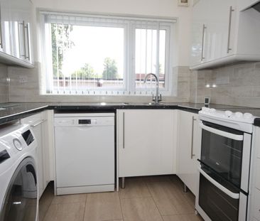 Alwyne Court, Woking - Photo 2