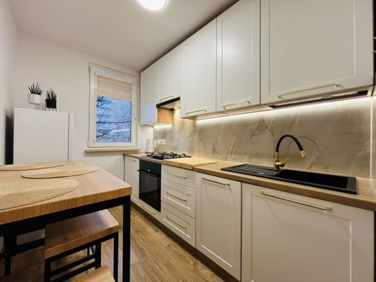 Po generalnym remoncie | Balkon | Metro | 2 pokoje - Photo 1