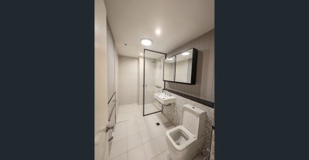 One Bedroom Apartment in Glebe - Photo 2