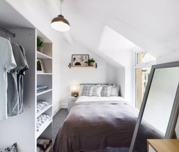 5 Bedroom House - Photo 1