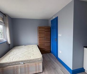 House share to rent - Photo 2