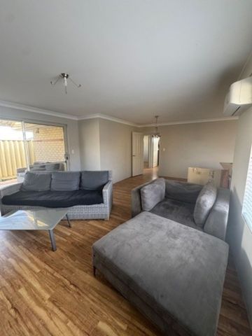 Low Maintenance 3 Bedroom 2 Bathroom Home - Photo 5