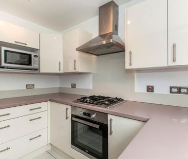 2 bedroom flat to rent - Photo 4