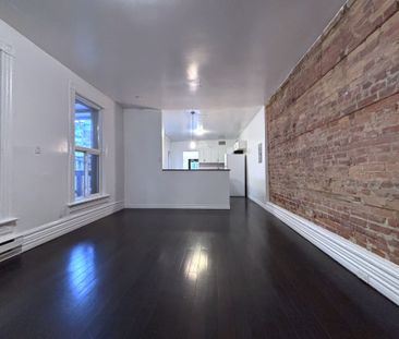 For Lease - 122 Baldwin Street Unit# 2, Toronto, Ontario - Photo 1