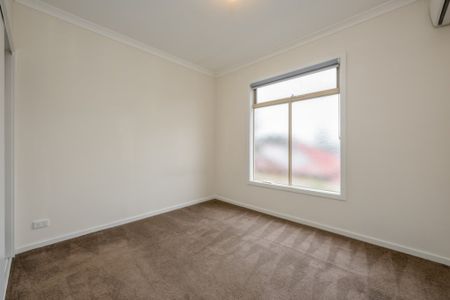 Modern Townhouse Living - Entrance to Property Via Laneway in Sussex St - Photo 2