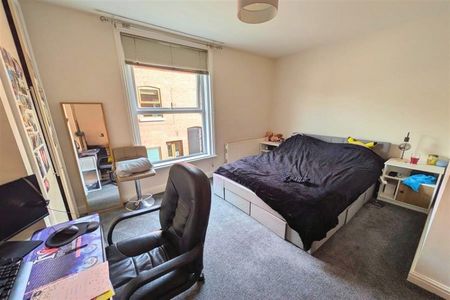 1 Bedroom Apartment To Let - Photo 2