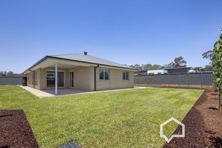 8 Frogmouth Avenue Strathfieldsaye VIC - Photo 5