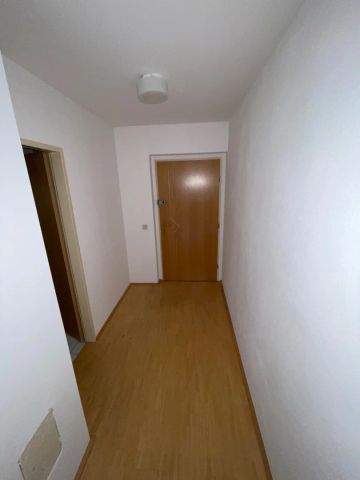 Gemütliche Single-Wohnung mit möblierter Küche im Zentrum von Lohnsburg - Photo 4