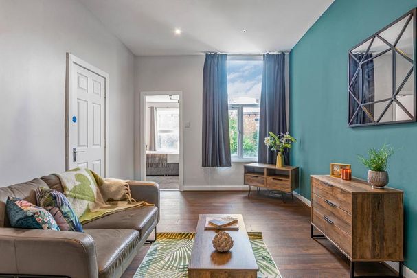 2 bedroom flat to rent - Photo 1