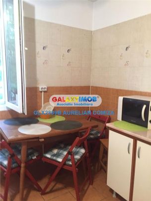 Inchiriere apartament 3 camere Kaufland Valea Oltului - Photo 1