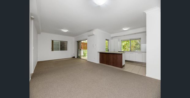 Bright & Comfortable Apartment in a Convenient Gaythorne Location - Photo 1
