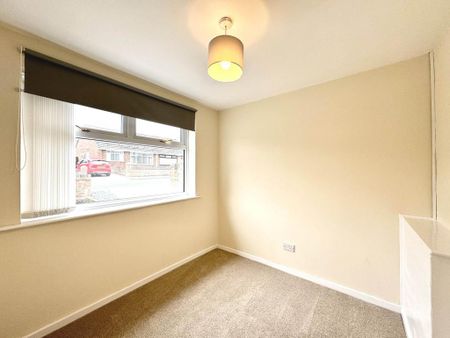 2 bedroom semi-detached bungalow to rent - Photo 3