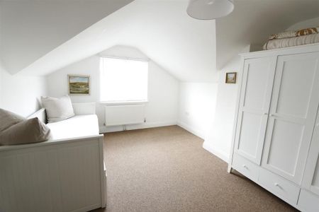 3 bedroom semi-detached bungalow to rent - Photo 5