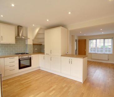 3 bedroom terraced house to rent - Photo 5