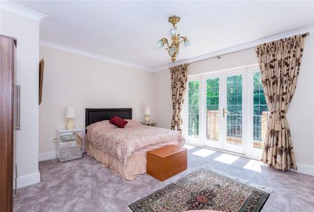 6 bedroom detached house to rent - Photo 5