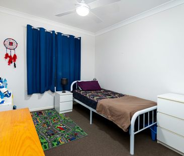 Stunning Home in Queit part of Flagstone - Photo 5