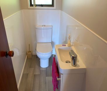 Spacious Family Home - Photo 5