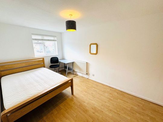 94, Bradshaw Road, Chichester - Photo 1