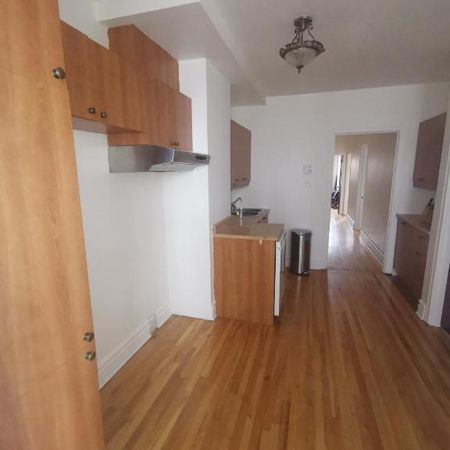 VERDUN Joli Logement NON-FUMEUR 4 1/2 + VÉRANDA - Photo 3