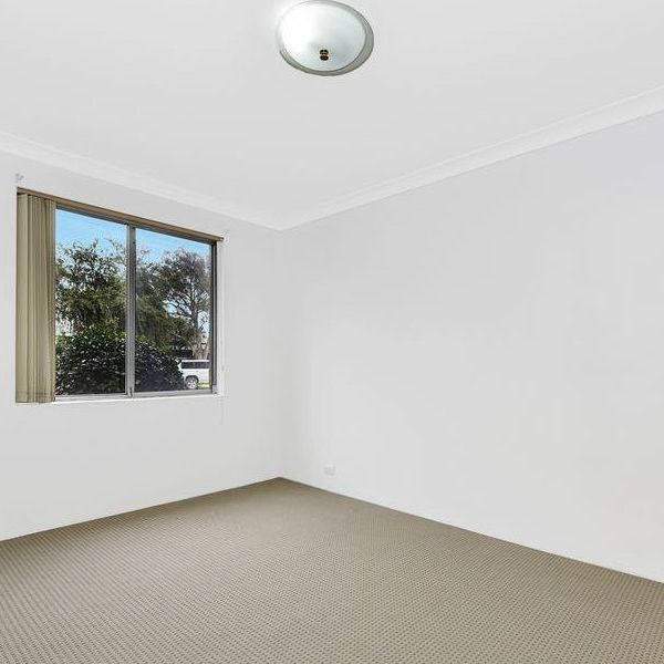 2 Bedroom in a Secure building - Photo 1