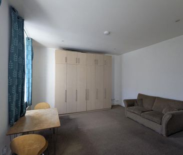 Studio to rent - Photo 6