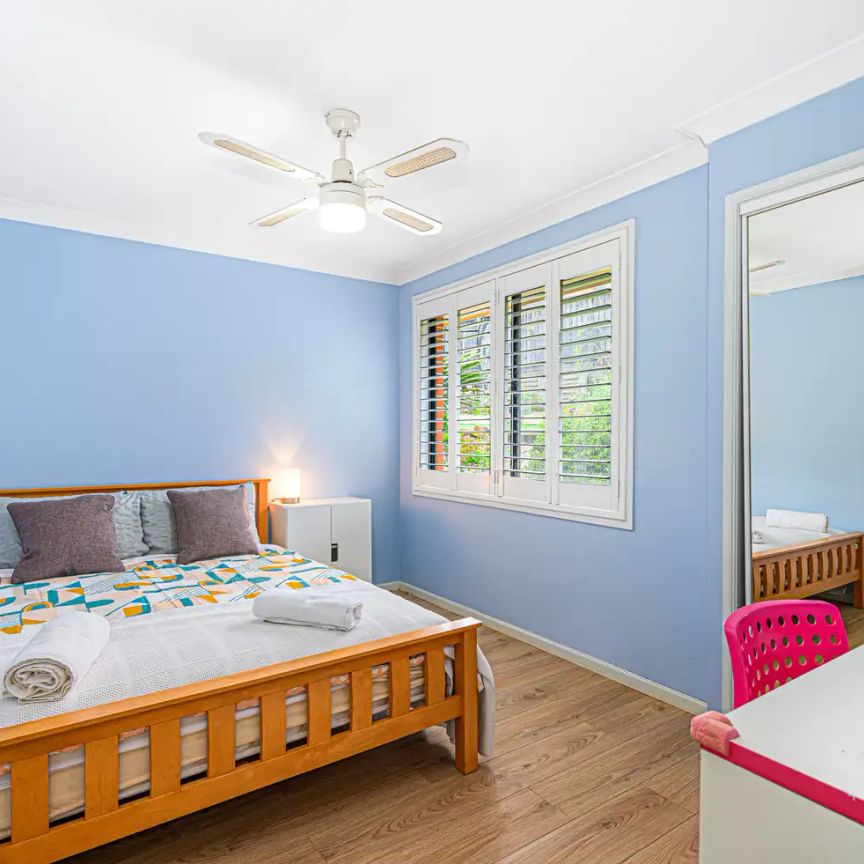 “Furnished Spacious 4 Bedroom House in Kellyville” - Photo 1