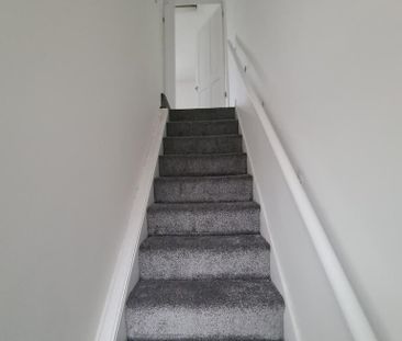 2 bedroom end of terrace house to rent - Photo 6