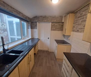 2 bedroom terraced house to rent - Photo 6