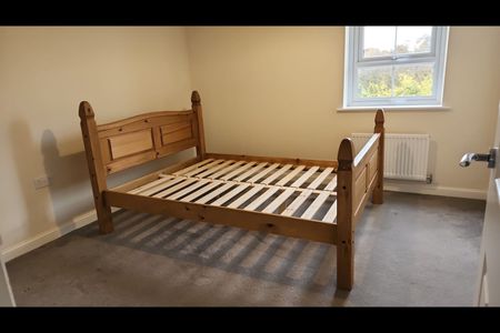 3 Bed Semi-Detached House, Lapwing Place, CV4 - Photo 2