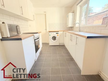 2 bedroom flat to rent - Photo 4
