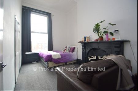 1 Bedroom Flats in Leeds - Photo 2