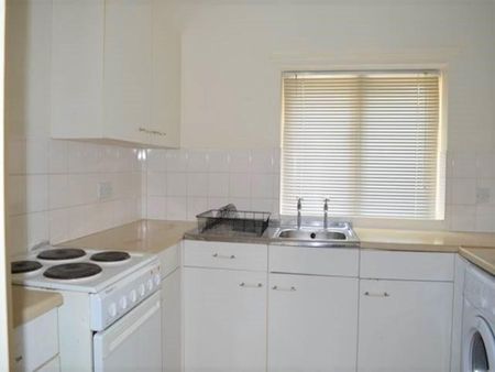 2 bedroom flat to rent - Photo 4