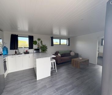 Charming Two-Bedroom Retreat - Just Minutes ... - Photo 6