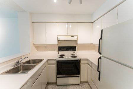 For Lease - 942 Yonge Street Unit# 607, Toronto, Ontario - Photo 5